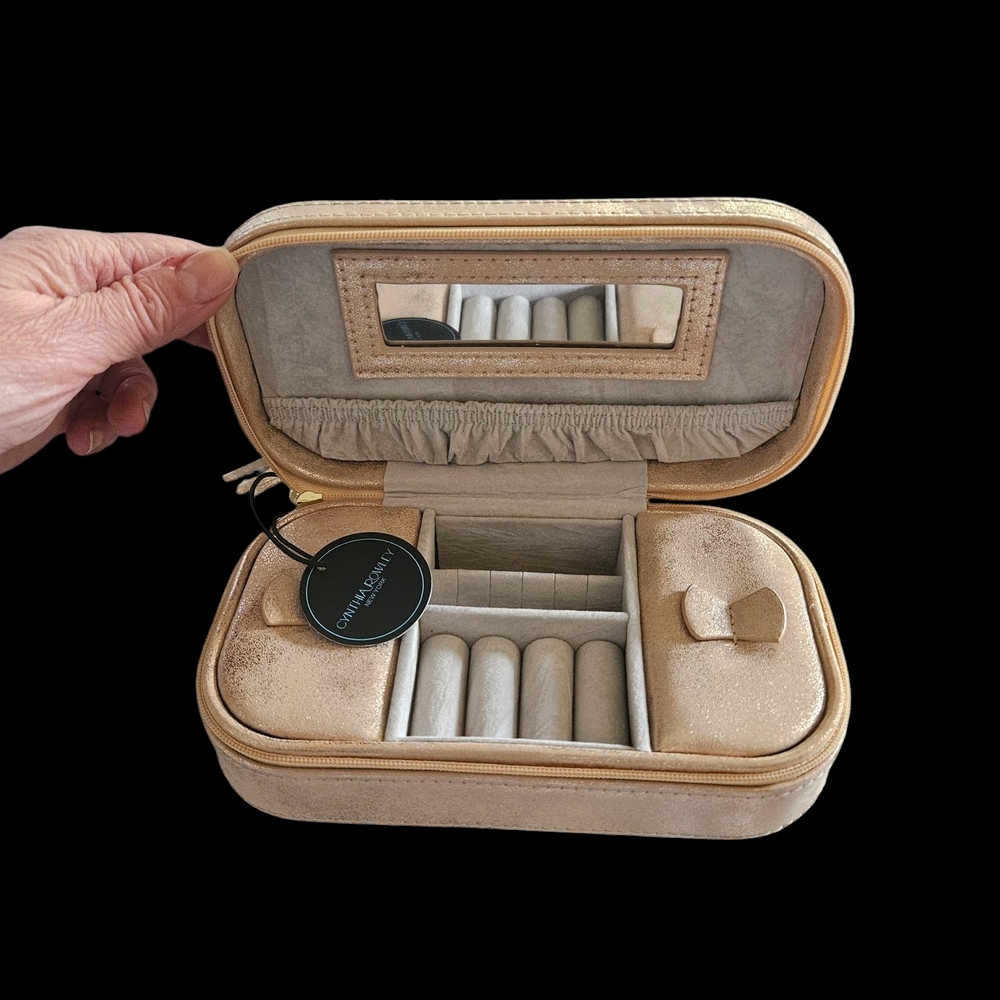 Charming Beige Jewelry Travel Case.  #0062